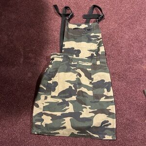 Camouflage overall dress with buckles